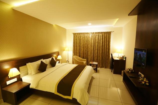 West Fort Hotel Бангалор Екстериор снимка
