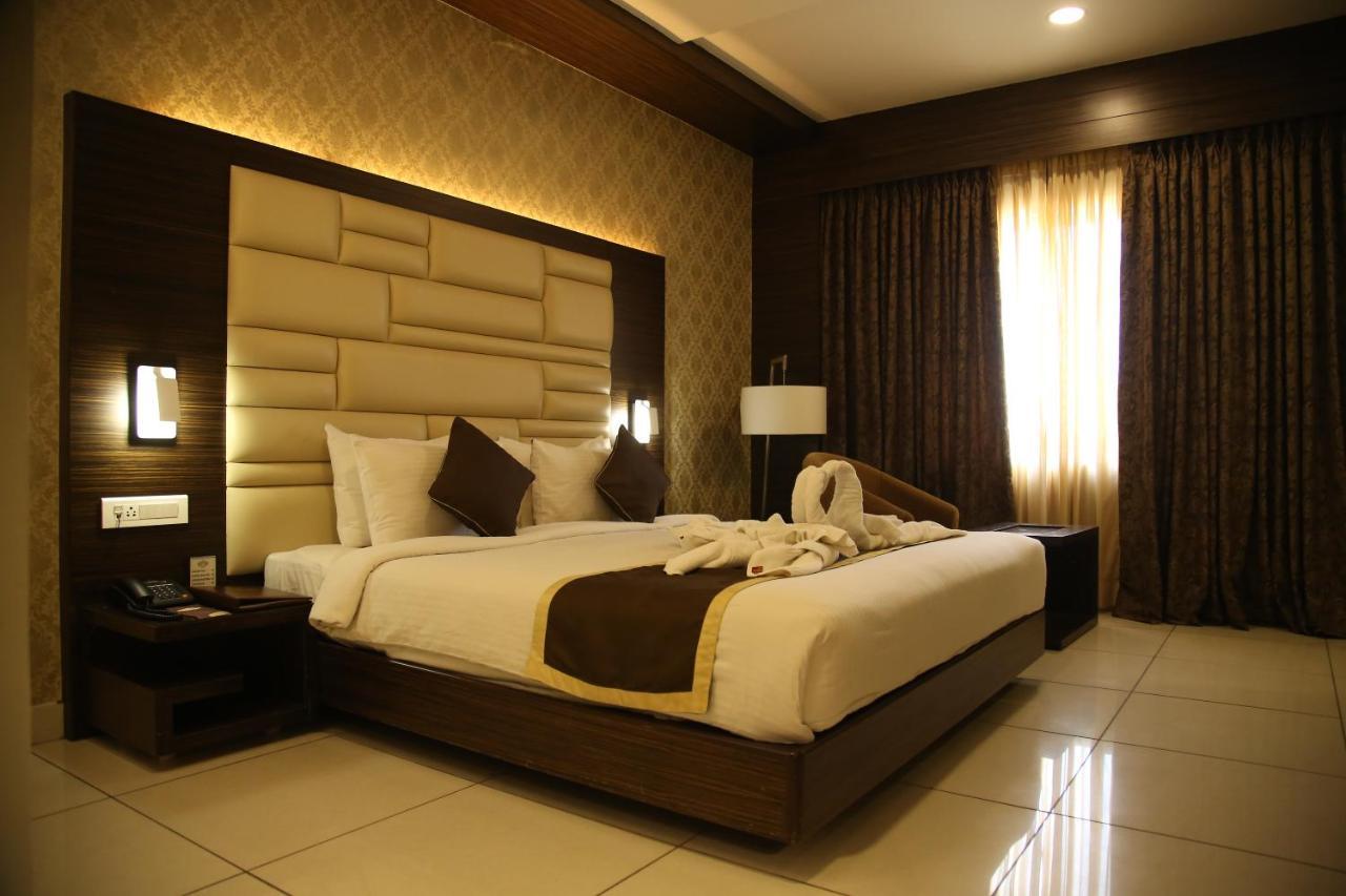 West Fort Hotel Бангалор Екстериор снимка