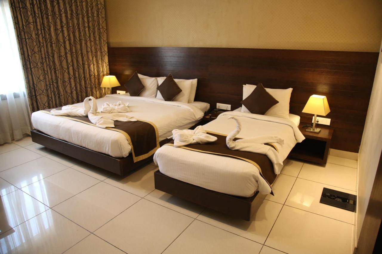 West Fort Hotel Бангалор Екстериор снимка