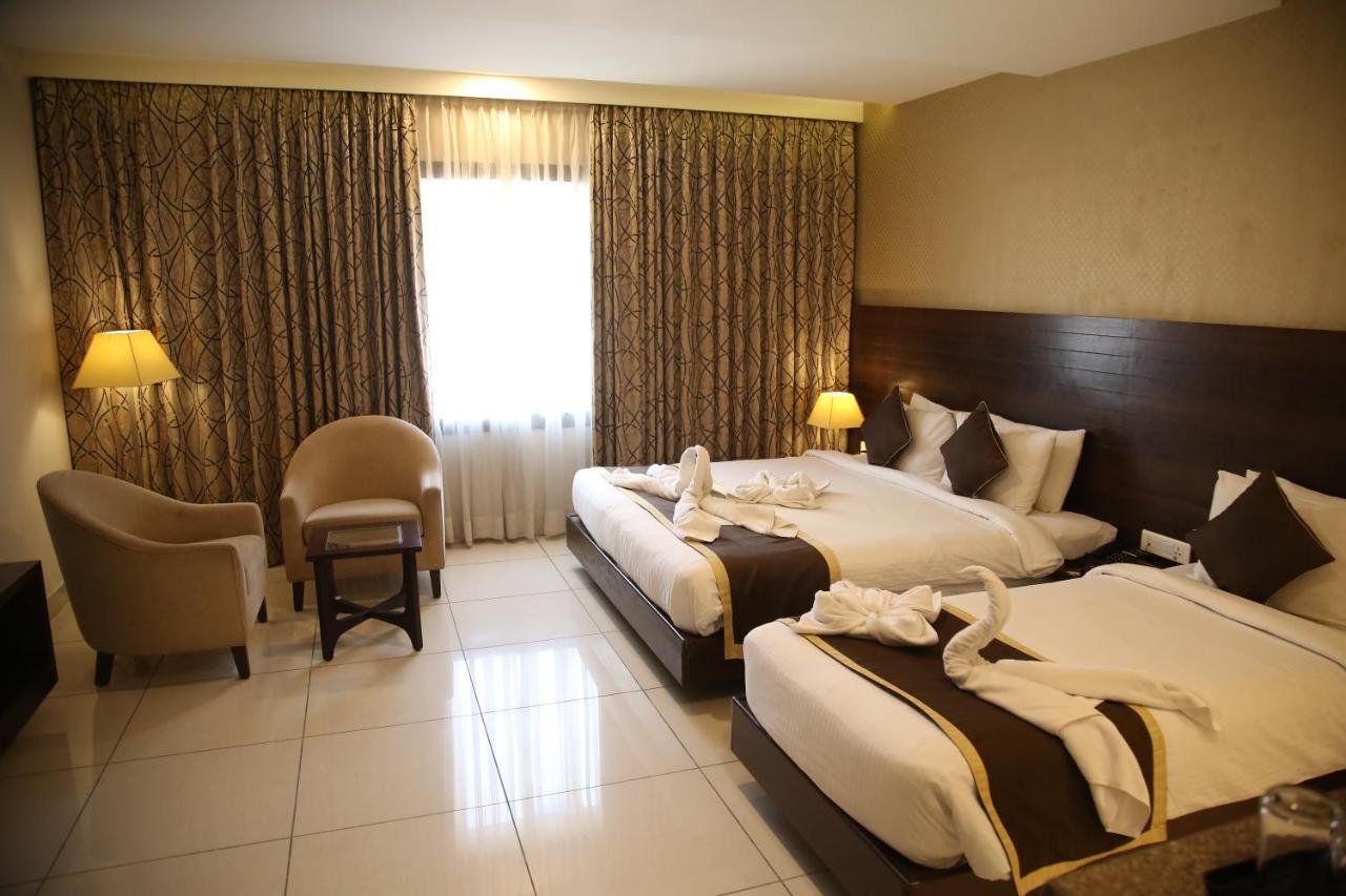West Fort Hotel Бангалор Екстериор снимка