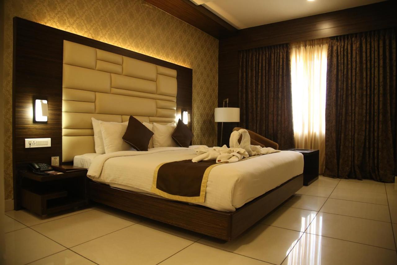 West Fort Hotel Бангалор Екстериор снимка