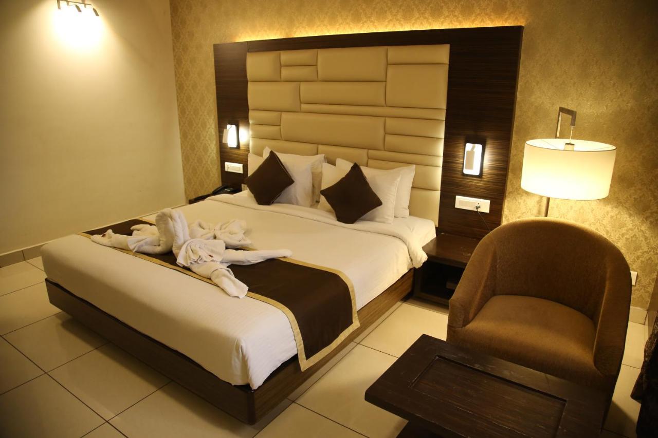 West Fort Hotel Бангалор Екстериор снимка